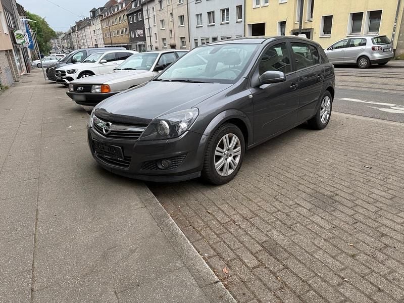 Gebraucht Opel Astra 90 PS (66 kW) 2009 Grau Limousine