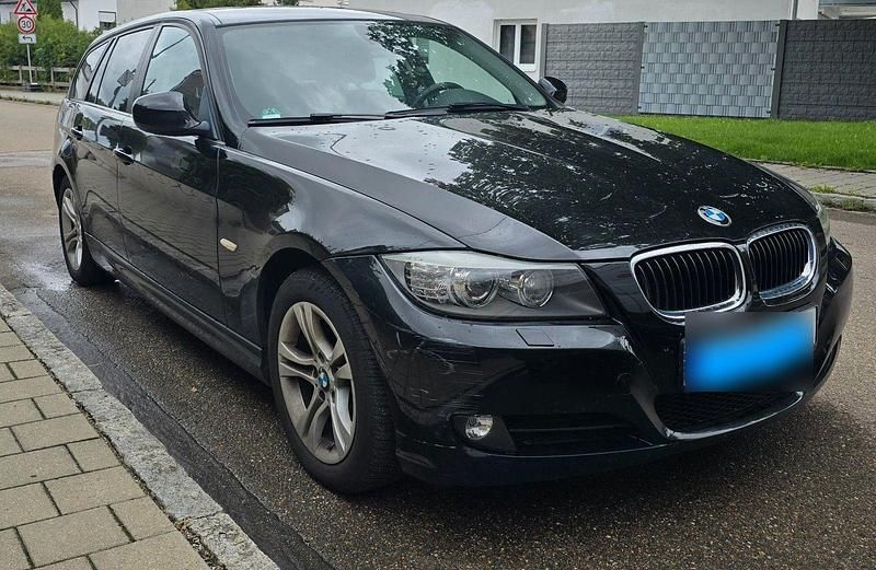Gebraucht BMW 318 143 PS (105 kW) 2011 Schwarz Kombi
