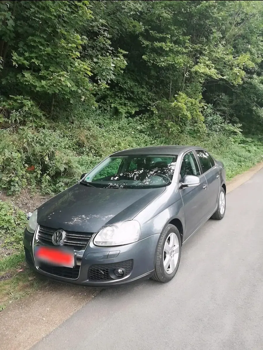 Usata VW Jetta 102 CV (75 kW) 2008 Grigio Berlina