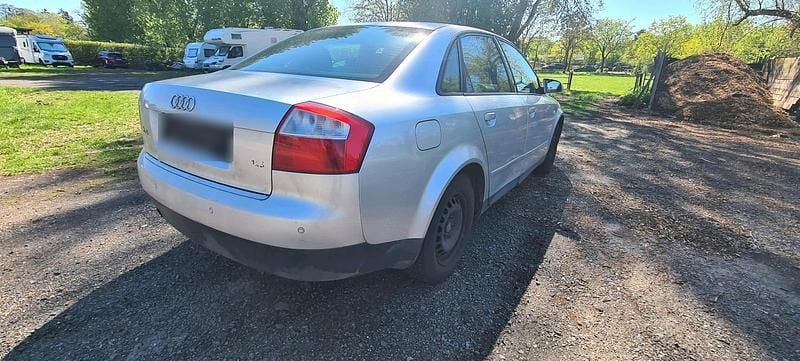 Second-hand Audi A4 102 CP (75 kW) 2003 Argintiu Berlinǎ