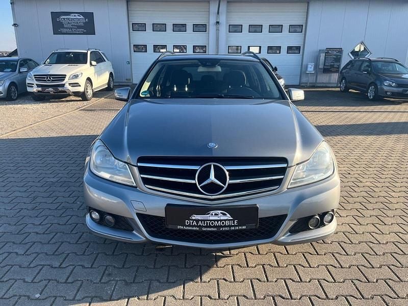 Gebraucht Mercedes C250 204 PS (150 kW) 2012 Silber Kombi