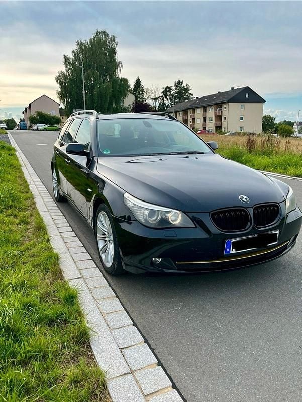 Schwarz Gebraucht 2009 BMW 520 Kombi | 3.800 € (Guter Preis) - Bild 1/4
