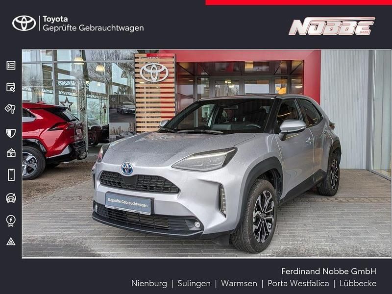 Unbekannt (metallic) Gebraucht 2022 Toyota Yaris Hybrid Team SUV | 22.290 € (Guter Preis) - Bild 1/4