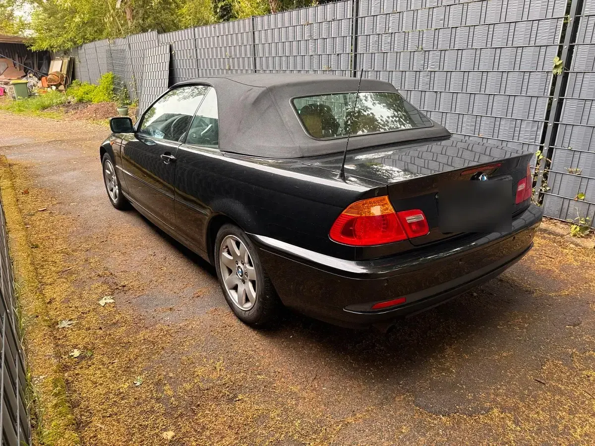 Używany BMW 318 143 KM (105 kW) 2004 Czarny Kabriolet