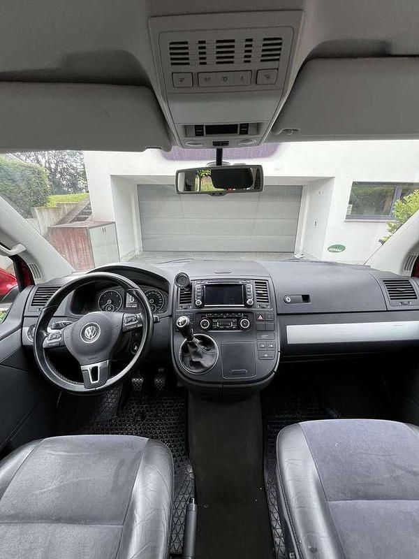 Gebraucht VW T5 Edition 179 PS (131 kW) 2011 Rot Van