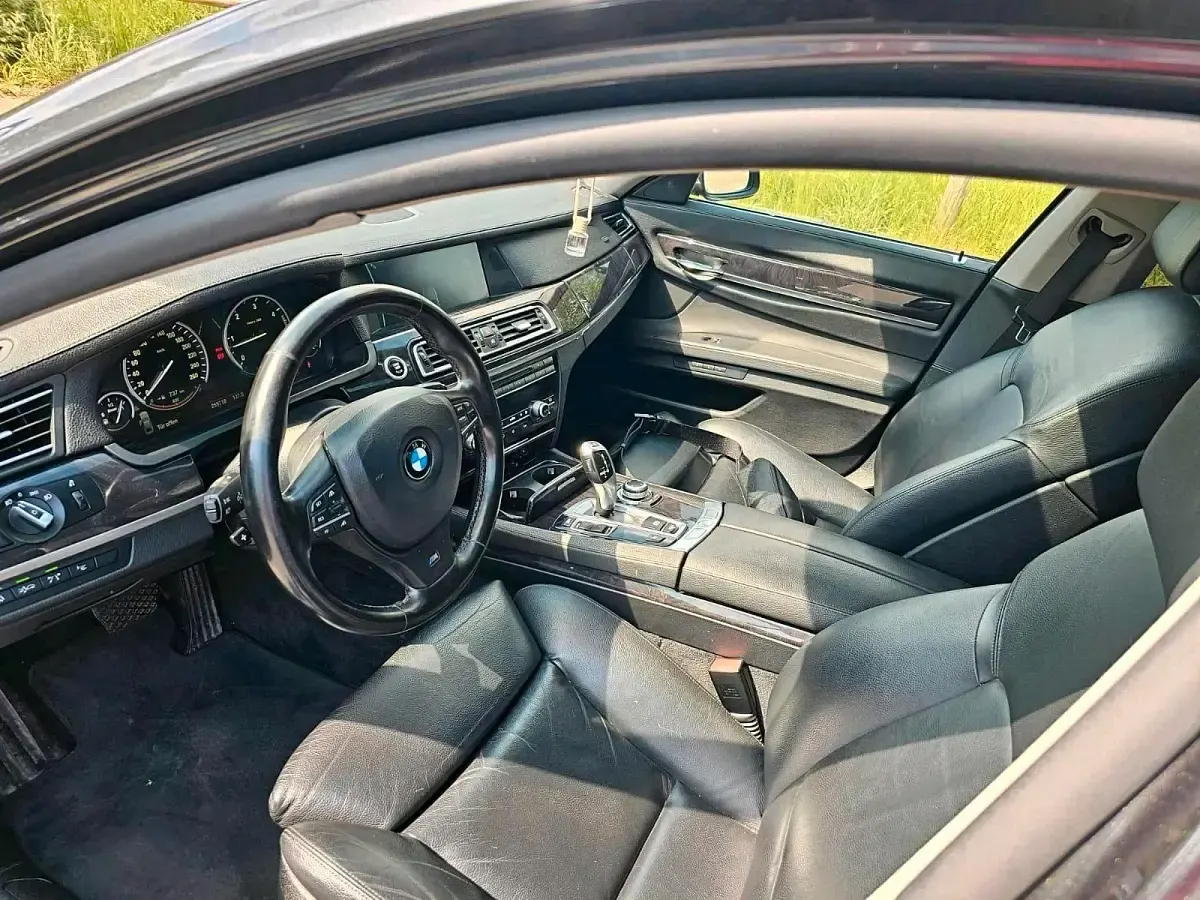 Gebraucht BMW 730 245 PS (180 kW) 2010 Braun Limousine