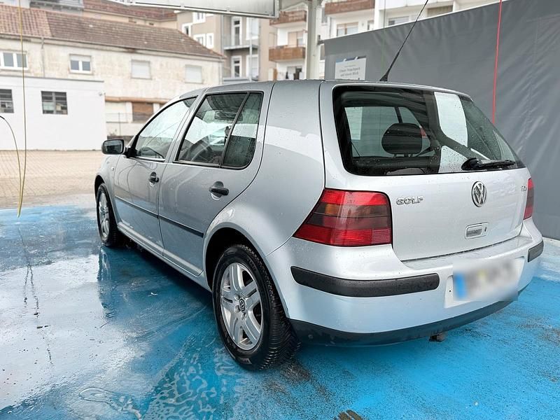Gebraucht VW Golf IV 101 PS (74 kW) 2002 Silber Limousine
