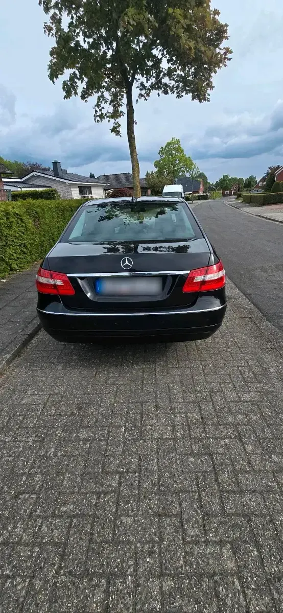 Gebraucht Mercedes E220 170 PS (125 kW) 2009 Schwarz Limousine