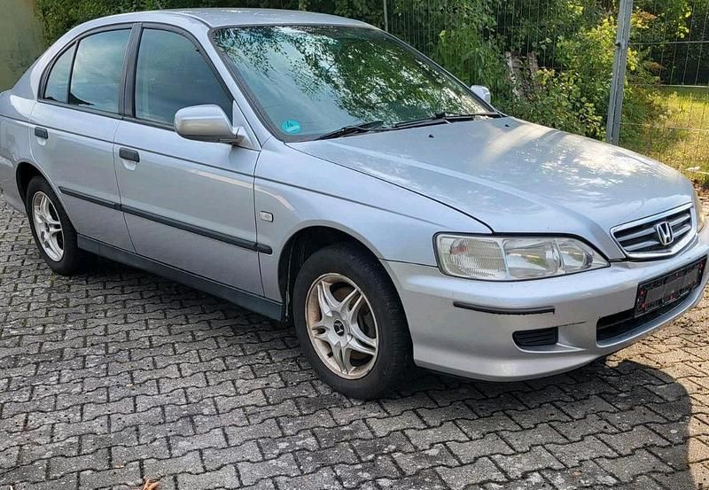 Silber Gebraucht 2002 Honda Accord Limousine | 1.200 € (Fairer Preis) - Bild 1/4