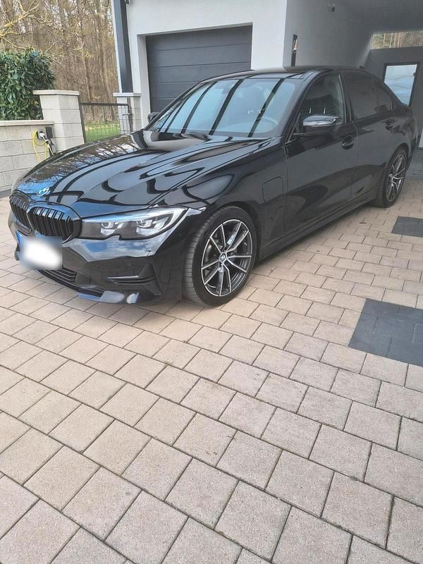 Gebraucht BMW 330e Advantage 292 PS (214 kW) 2019 Schwarz Limousine