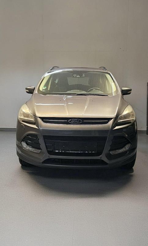 Gebraucht Ford Kuga 150 PS (110 kW) 2014 Grau SUV