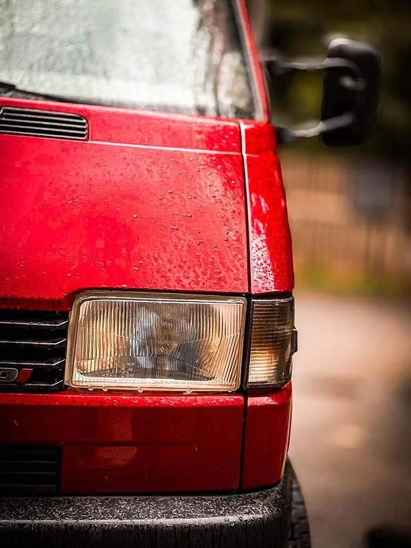 Second-hand VW T4 102 CP (75 kW) 2000 Roșu Van