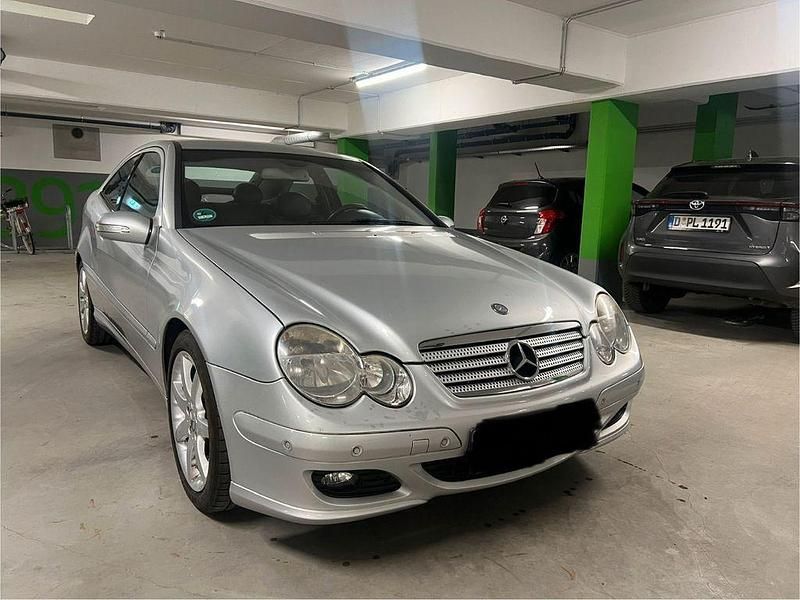 Gebraucht Mercedes CL200 163 PS (119 kW) 2007 Silber Coupé