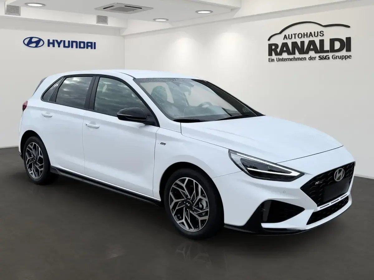 Neu Hyundai i30 N Line 150 PS (110 kW) 2026 Weiss Limousine