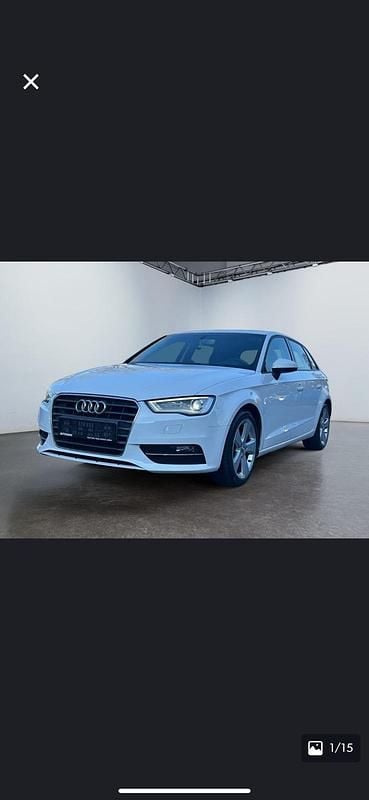 Weiß Gebraucht 2018 Audi A3 Sportback Comfort Kleinwagen | 17.000 € (Fairer Preis) - Bild 1/4