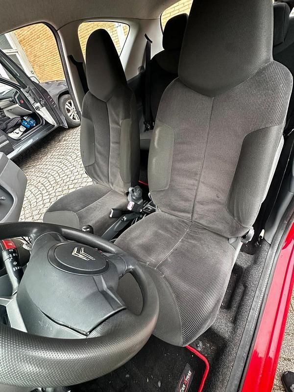 Gebraucht Citroën C1 65 PS (47 kW) 2009 Rot Kleinwagen