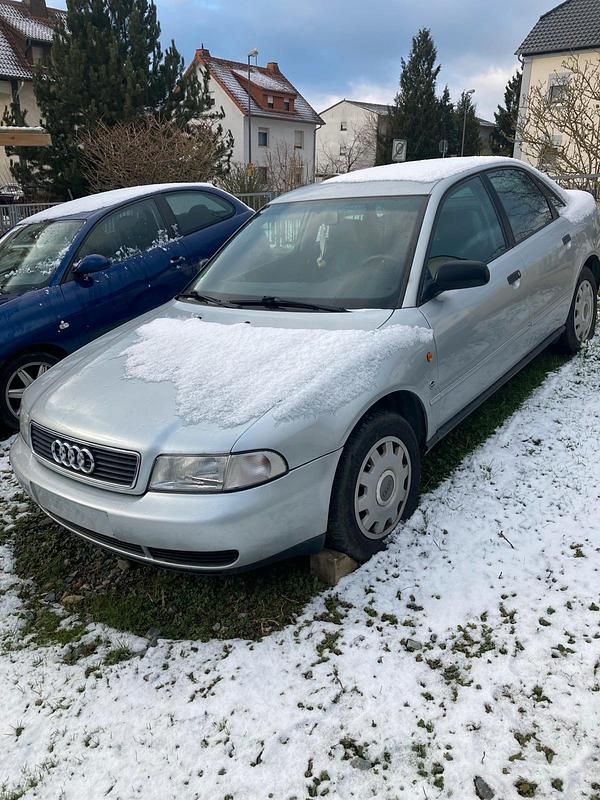 Silber Gebraucht 1998 Audi A4 Limousine | 1.450 € (Guter Preis) - Bild 1/4