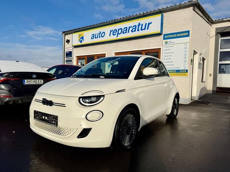 Gebraucht Fiat 500e Icon 86 kW (118 PS) 2021 Weiß Limousine