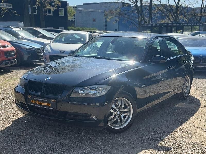 Second-hand BMW 318 129 CP (94 kW) 2007 Negru Berlinǎ