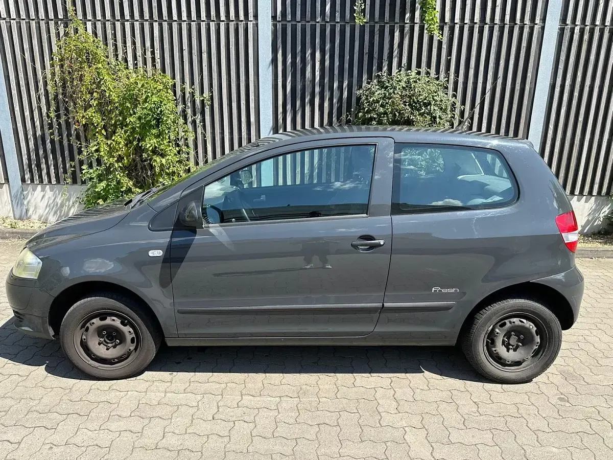 Gebraucht VW Fox 55 PS (40 kW) 2008 Grau Kleinwagen