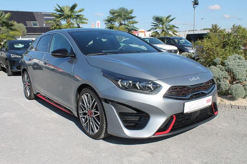 Silber Gebraucht 2022 Kia ProCeed GT Kleinwagen | 27.490 € (Fairer Preis) - Bild 1/4