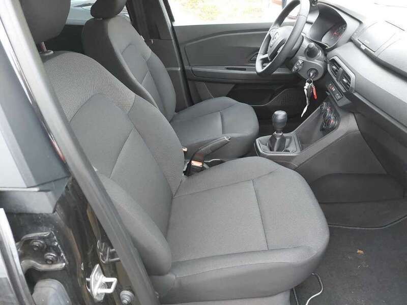 Schwarz Gebraucht 2021 Dacia Sandero Stepway Kleinwagen | 11.933 € (Guter Preis) - Bild 1/4