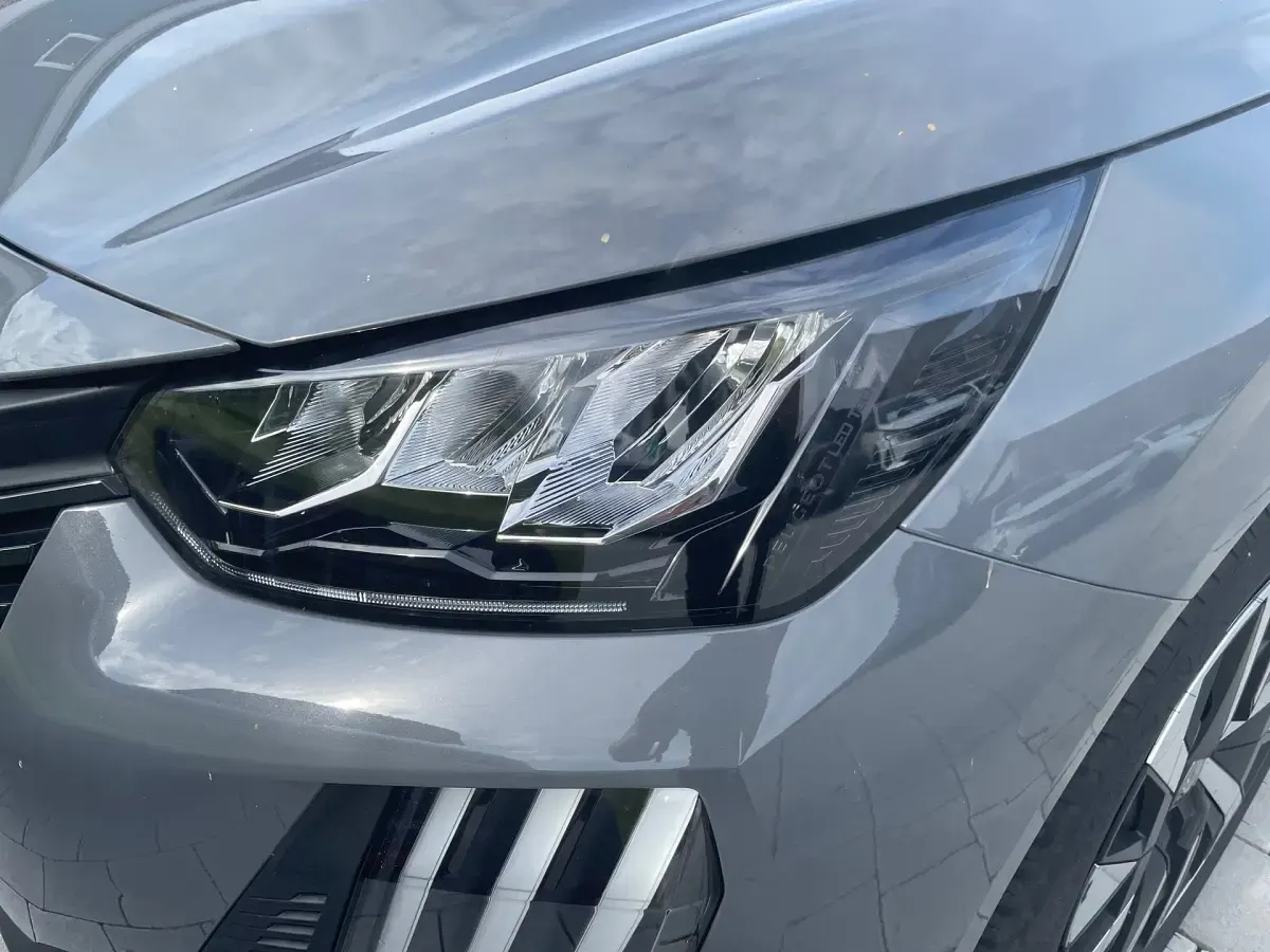 Gebraucht Peugeot 208 Active 75 PS (55 kW) 2024 Metfa selenium grau Kleinwagen
