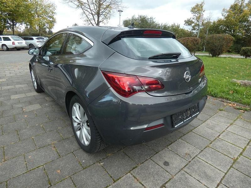 Gebraucht Opel Astra GTC 120 PS (88 kW) 2014 Grau Coupé