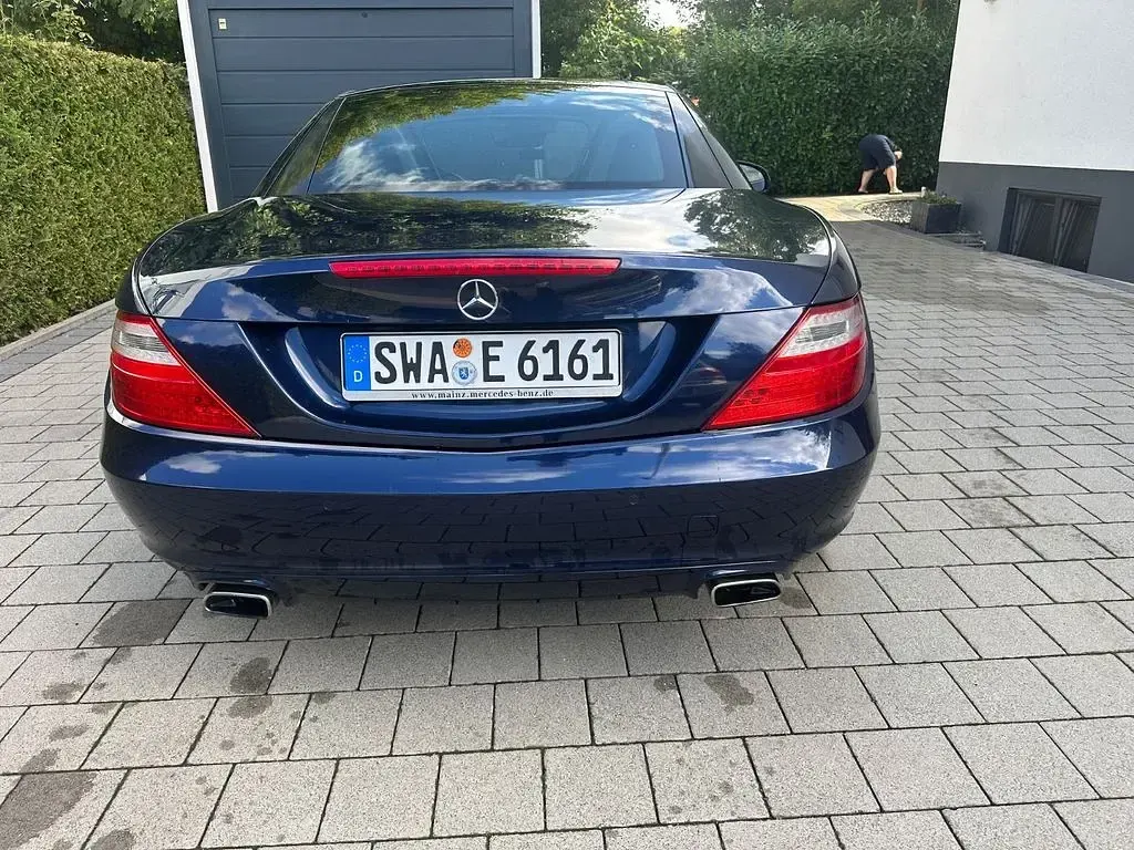 Second-hand Mercedes SLK200 184 CP (135 kW) 2011 Albastru Cabrio