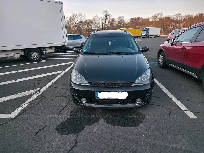 Schwarz Gebraucht 2000 Ford Focus Sport Kombi | 1.499 € (Fairer Preis) - Bild 1/4