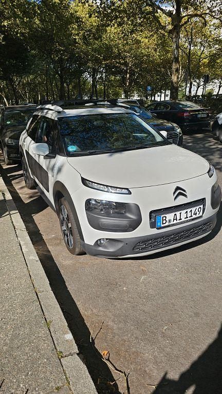 Weiß Gebraucht 2016 Citroën C4 Cactus Rip Curl Kleinwagen | 7.900 € (Fairer Preis) - Bild 1/4