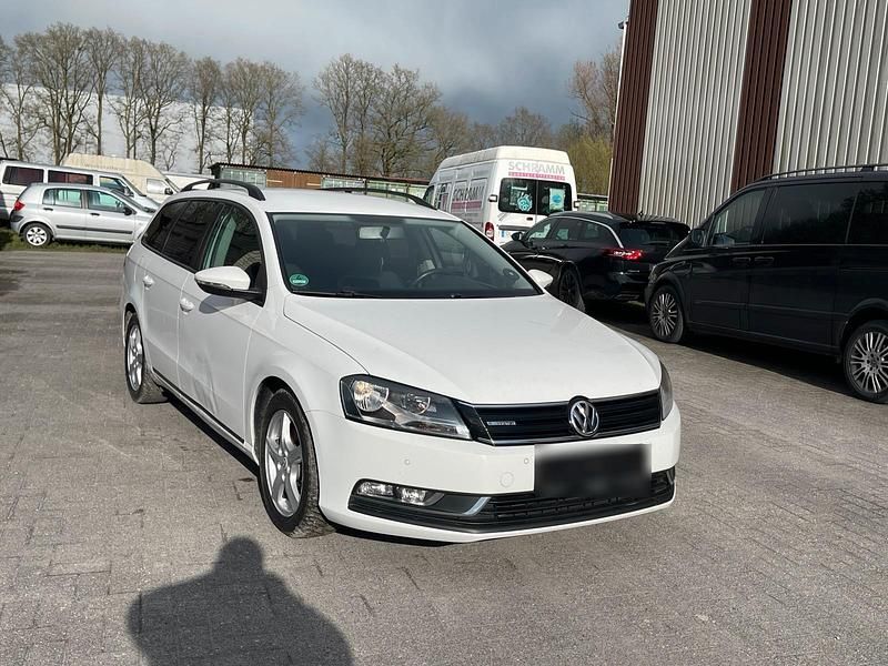 Gebraucht VW Passat 77 PS (56 kW) 2011 Weiß Kombi