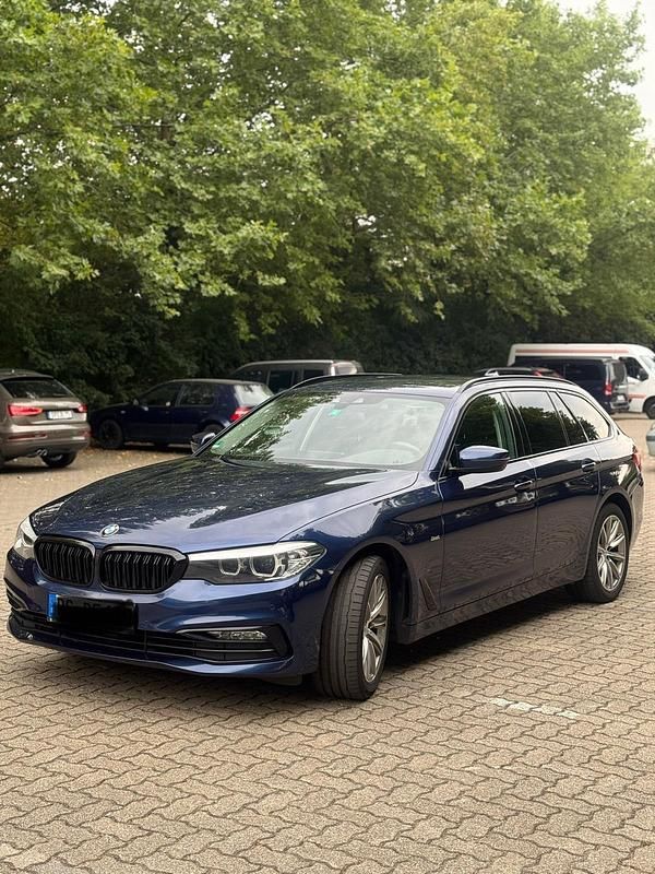Blau Gebraucht 2017 BMW 520 Sport Line Kombi | 21.000 € (Guter Preis) - Bild 1/4