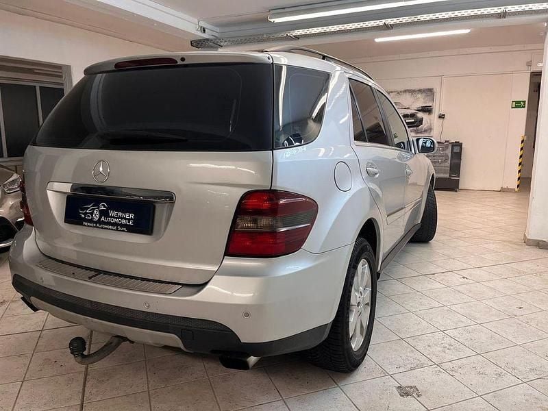 Gebraucht Mercedes ML320 224 PS (164 kW) 2008 Silber SUV