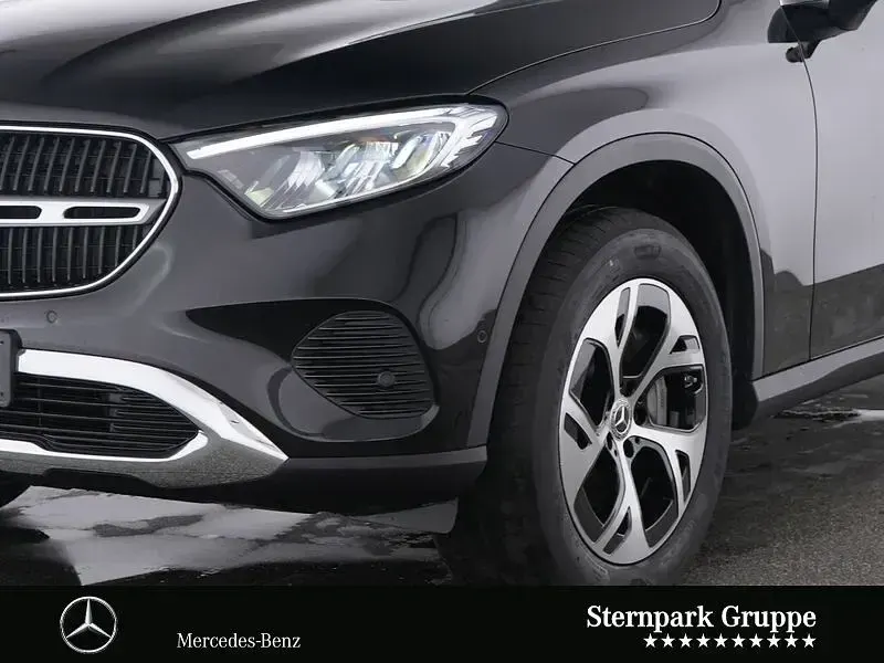 Gebraucht Mercedes GLC300e Avantgarde 197 PS (144 kW) 2025 Lack obsidianschwarz SUV