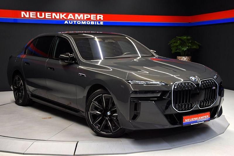 Grau Gebraucht 2023 BMW i7 Performance Limousine | 119.900 € (Guter Preis) - Bild 1/4