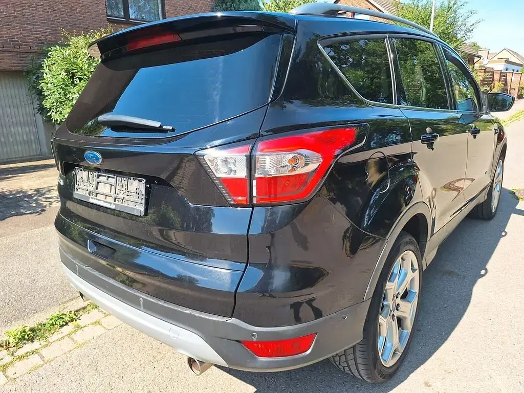 Gebraucht Ford Kuga Titanium 179 PS (131 kW) 2018 Schwarz SUV