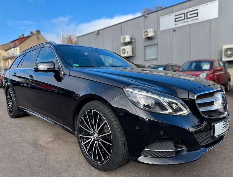 Schwarz Gebraucht 2013 Mercedes E300 Kombi | 15.600 € (Etwas zu teuer) - Bild 1/4