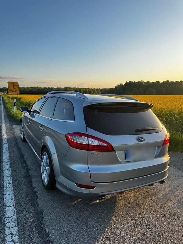 Silber Gebraucht 2010 Ford Mondeo Titanium S Kombi | 3.900 € (Superpreis) - Bild 1/4