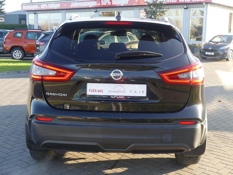 Gebraucht Nissan Qashqai Acenta 116 PS (85 kW) 2018 Schwarz SUV