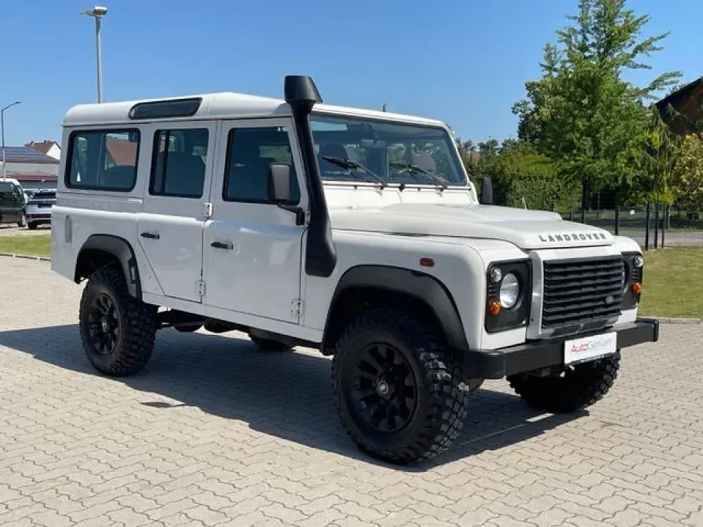 Gebraucht Land Rover Defender 122 PS (89 kW) 2010 Weiß Kombi