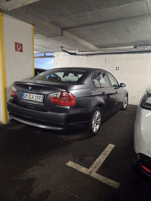 Grau Gebraucht 2007 BMW 318 Limousine | 2.200 € (Superpreis) - Bild 1/4
