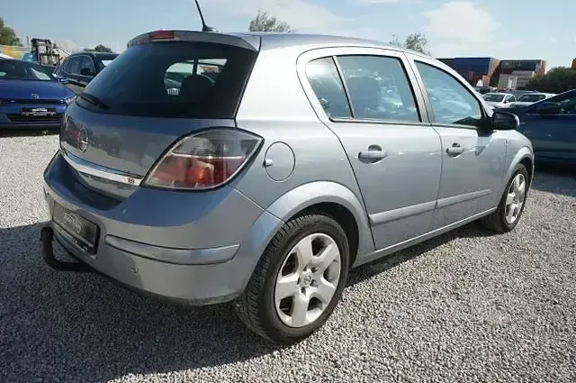 Gebraucht Opel Astra Sport 140 PS (102 kW) 2007 Grau Limousine