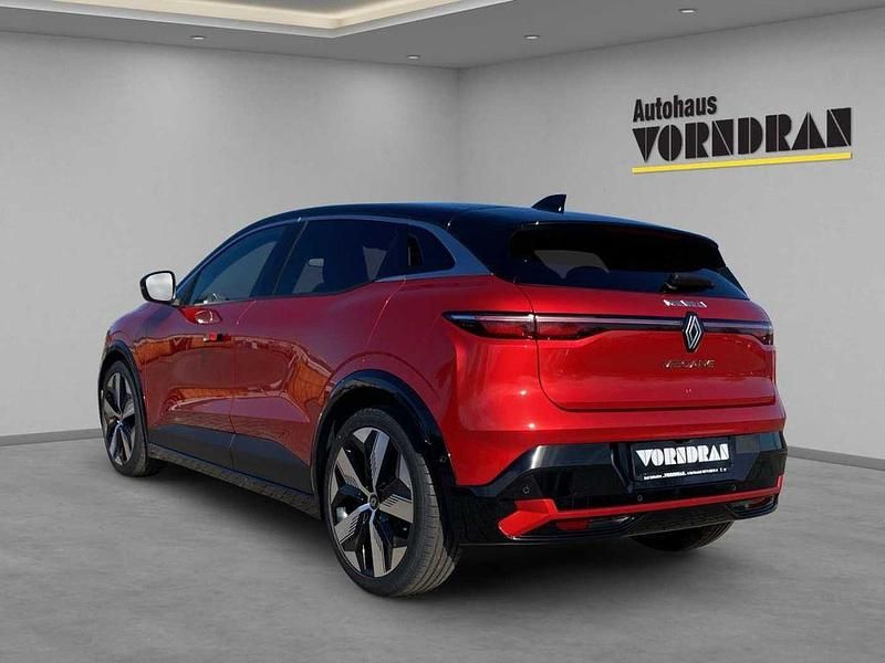 Gebraucht Renault Megane E-Tech Techno 160 kW (218 PS) 2023 Rot Limousine