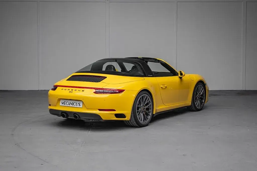 Gebraucht Porsche 911 Carrera 4 GTS Targa 450 PS (330 kW) 2018 Gelb Cabrio
