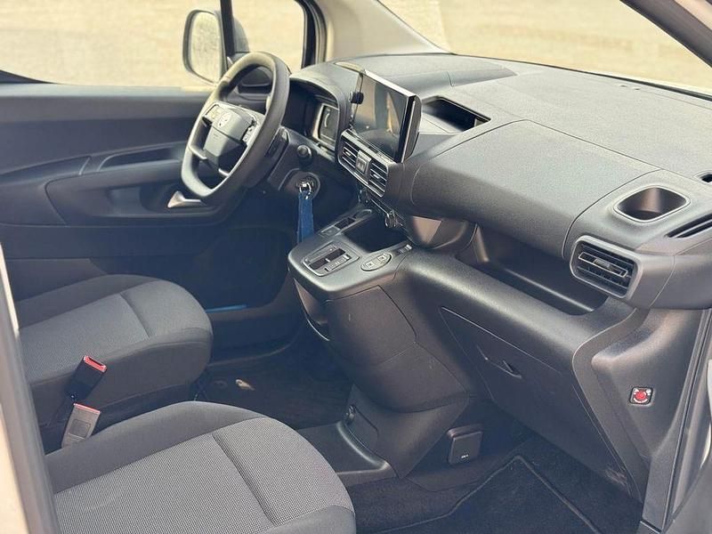 Gebraucht Opel Combo-e Life XL 100 kW (136 PS) 2025 Weiß Limousine