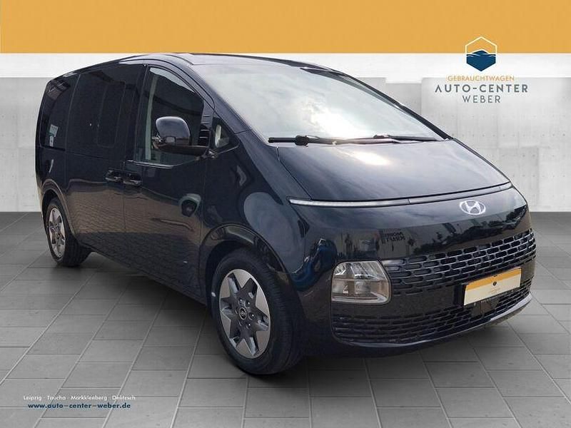 Moonlight blue Gebraucht 2023 Hyundai Staria Prime Van | 41.890 € (Fairer Preis) - Bild 1/4