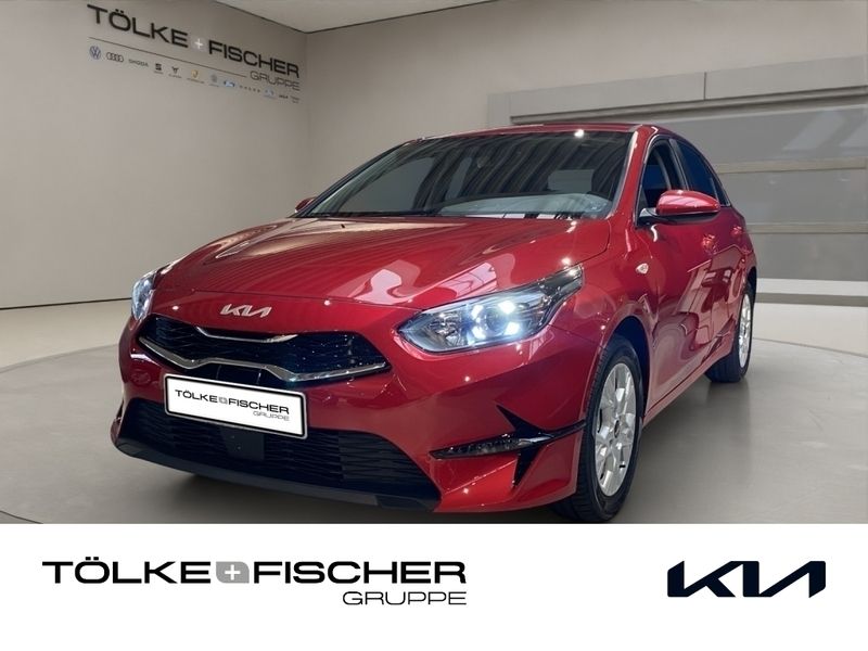 Gebraucht Kia Ceed Comfort 140 PS (102 kW) 2024 Silber Kleinwagen