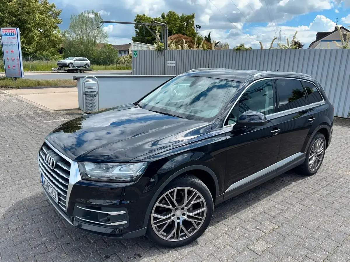 Używany Audi Q7 Design 272 KM (200 kW) 2016 Czarny SUV
