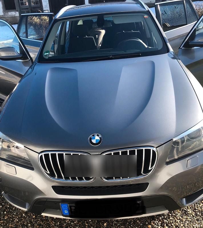 Grau Gebraucht 2011 BMW X3 SUV | 10.900 € (Fairer Preis) - Bild 1/4